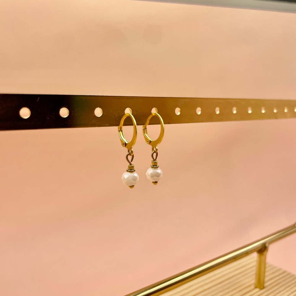 White stone earrings gold ✨